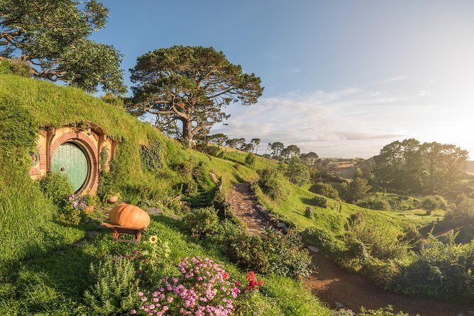Auckland to Rotorua via Hobbiton Small Group Tour (One Way) - Who Should Consider This Tour?