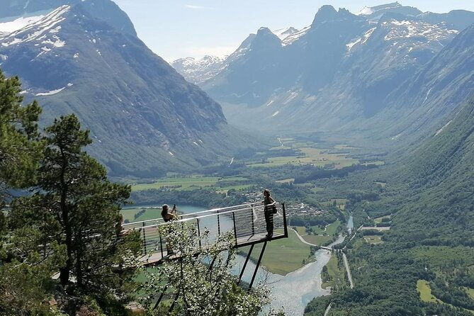 audio-guide-bus-tour-at-scenic-routes-of-andalsnes-to-trollstigen