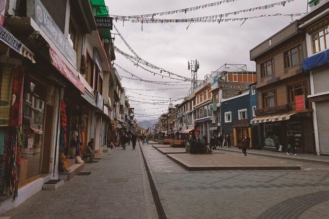 Audio Guided Tour of Leh Bazaar  Life in Leh on HopOn India App - Experience the Charm of Leh Bazaar with an Audio Guided Tour