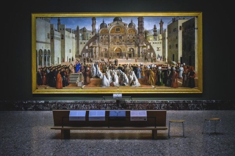 audioguided-visit-of-the-city-of-milan-and-brera-entrance