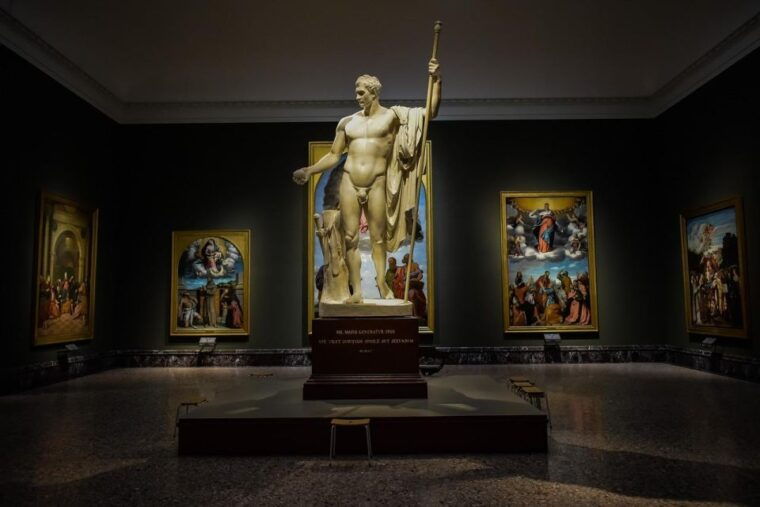 audioguided-visit-of-the-city-of-milan-and-brera-entrance