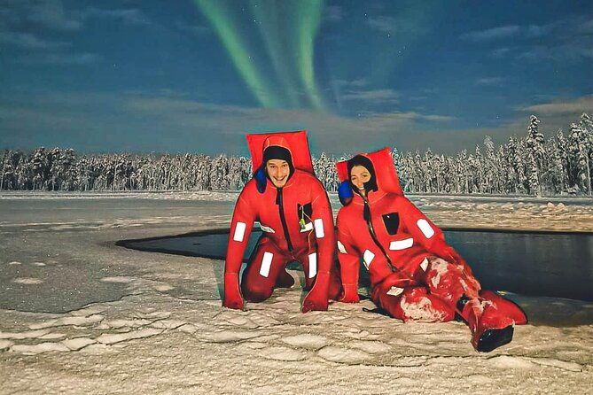 aurora-arctic-ice-floating-in-rovaniemi-small-group