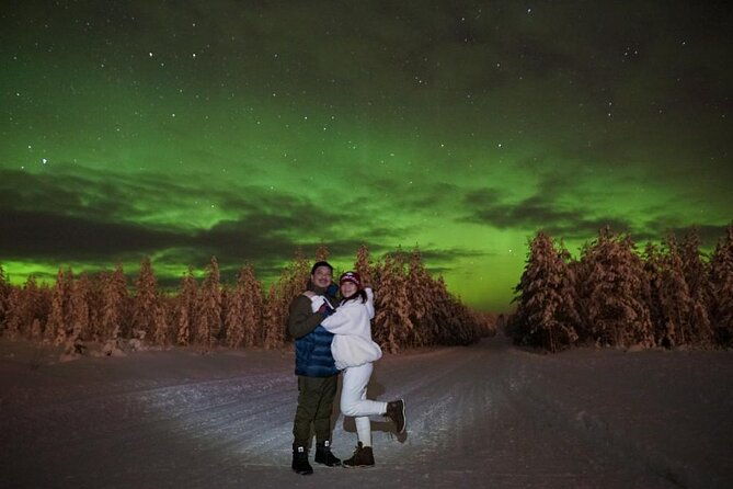 aurora-photo-experience-by-car-from-saariselka