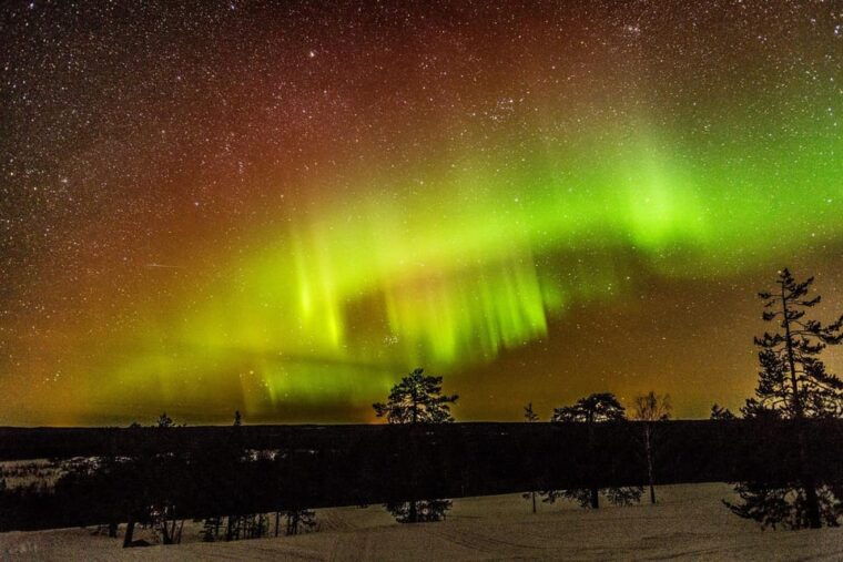 auroras-northern-lights-in-saariselka