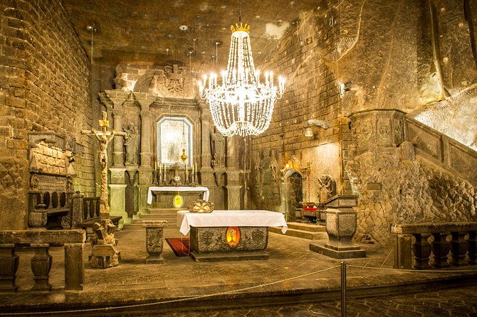 auschwitz-and-wieliczka-salt-mine-one-day-private-tour-with-4travellers-2