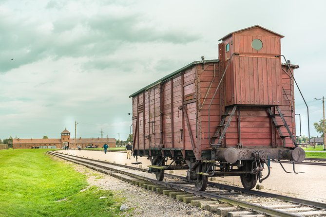 auschwitz-birkenau-and-wieliczka-salt-mine-guided-full-day-tour