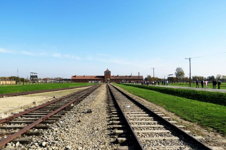 auschwitz-birkenau-full-day-tour-from-lodz-by-private-car