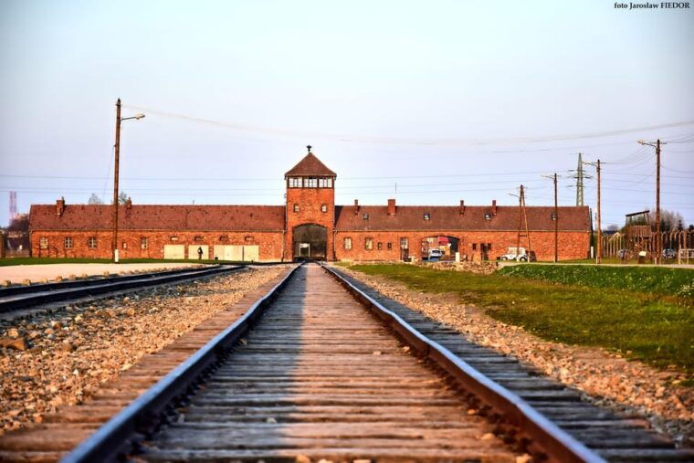 auschwitz-birkenau-guided-tour-and-skip-the-line-ticket