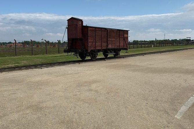 auschwitz-birkenau-guided-tour-from-krakow