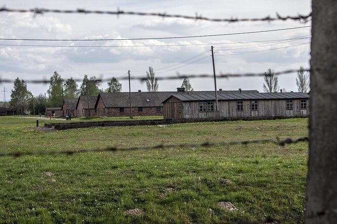 auschwitz-birkenau-guided-tour-from-krakow-private-chauffeur-2