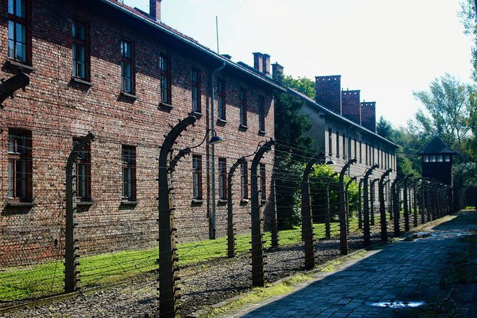 auschwitz-birkenau-guided-tour-tickets-transportation