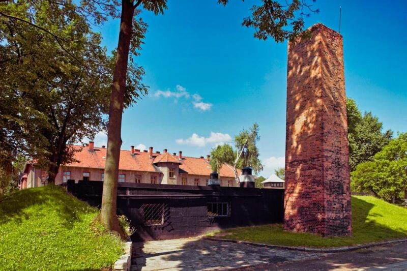 auschwitz-birkenau-guided-tour-with-fast-track-ticket