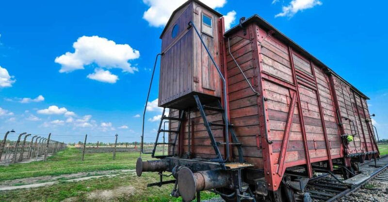 auschwitz-birkenau-guided-tour-with-fast-track-ticket