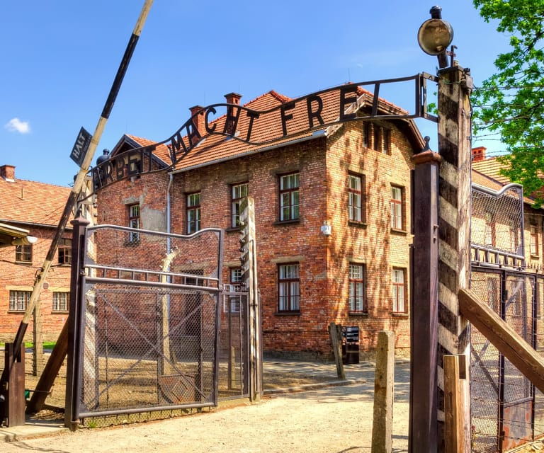 auschwitz-birkenau-guided-tour-with-fast-track-ticket