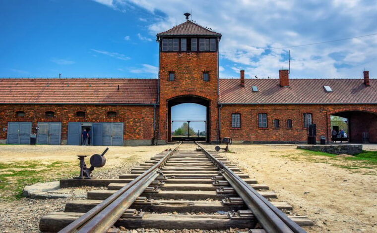 auschwitz-birkenau-guided-tour-with-fast-track-ticket