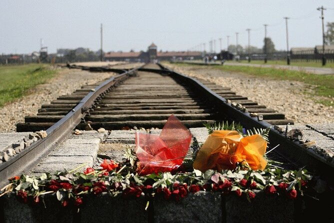 auschwitz-birkenau-guided-tour-with-private-transport-from-krakow