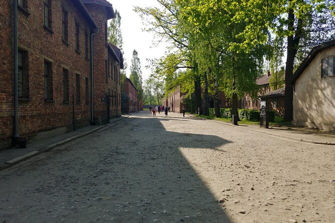 auschwitz-birkenau-guided-tour-with-transfer-and-hotel-pickup