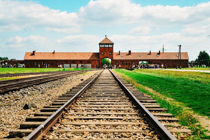 auschwitz-birkenau-live-guided-tour-with-transportation