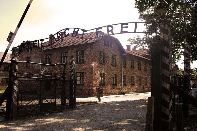 auschwitz-birkenau-memorial-and-museum-guided-tour-private-transport