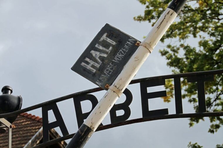 auschwitz-birkenau-memorial-entry-ticket-and-guided-tour