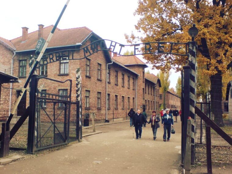 auschwitz-birkenau-memorial-entry-ticket-and-guided-tour