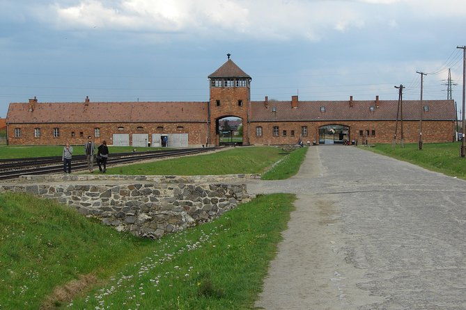 auschwitz-birkenau-museum-and-memorial-private-tour