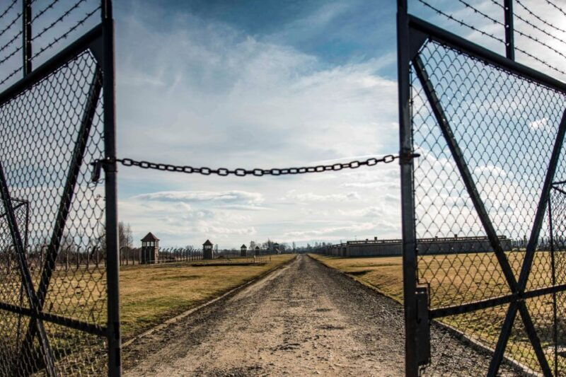 auschwitz-birkenau-museum-entry-ticket-with-guided-tour