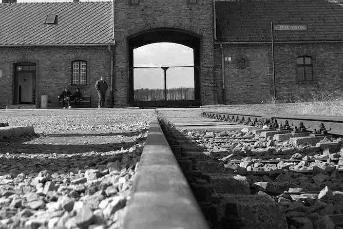 auschwitz-birkenau-museum-guided-tour-private-transportation