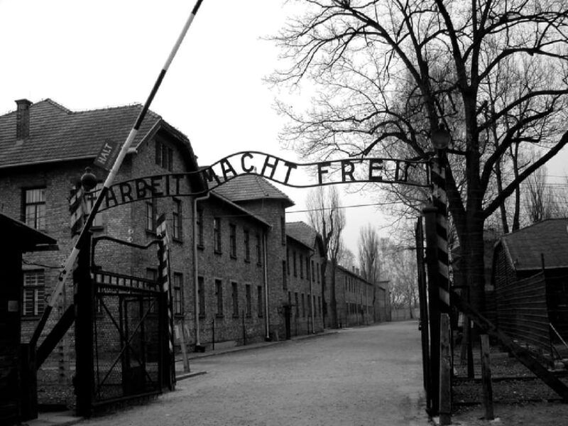 auschwitz-birkenau-salt-mine-tour-in-one-day-from-krakow