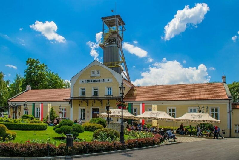 auschwitz-birkenau-salt-mine-tour-in-one-day-from-krakow