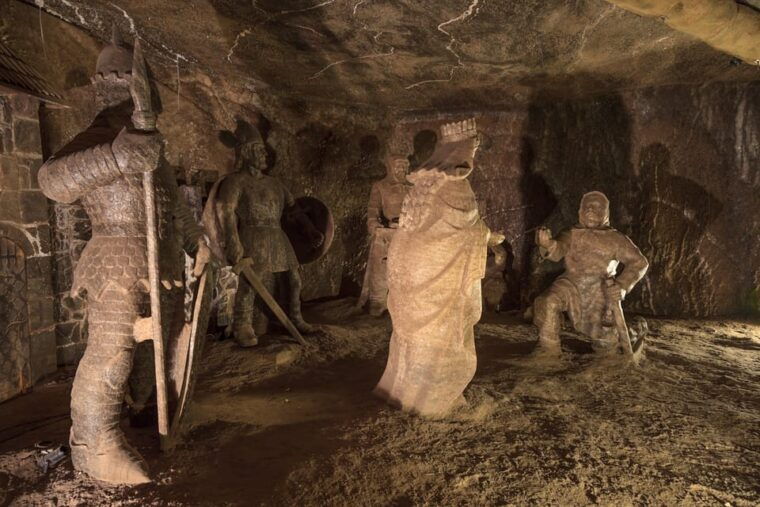 auschwitz-birkenau-salt-mine-tour-in-one-day-from-krakow