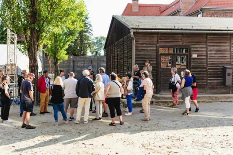 auschwitz-birkenau-skip-the-line-entry-ticket-guided-tour-2