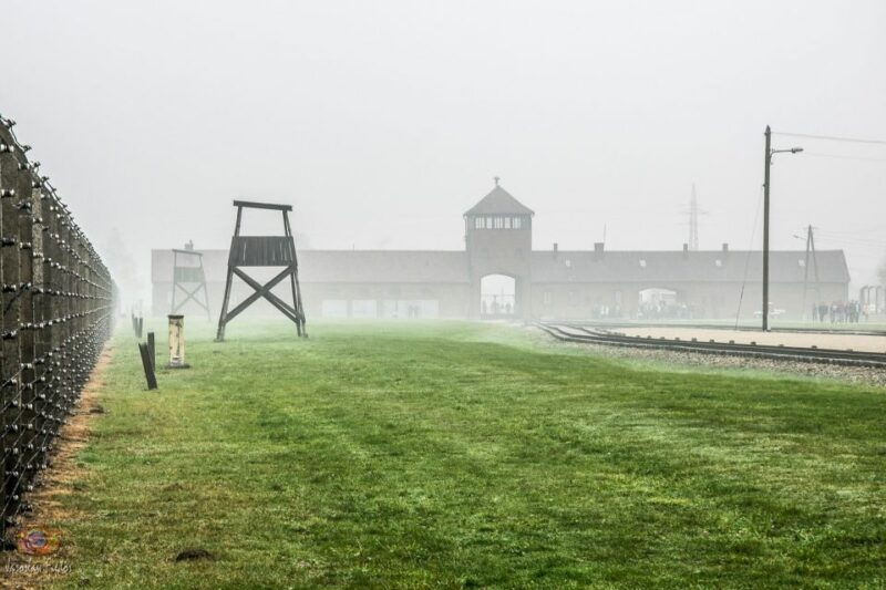 auschwitz-birkenau-skip-the-line-entry-ticket-guided-tour