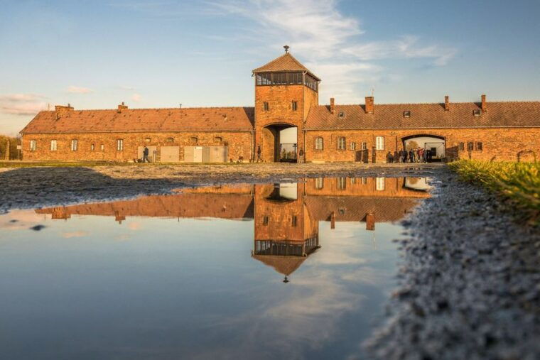 auschwitz-birkenau-skip-the-line-entry-ticket-guided-tour