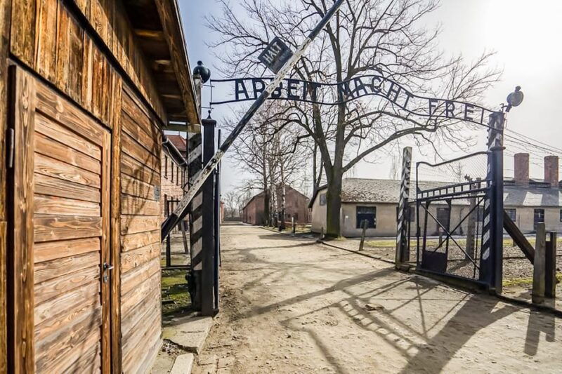 auschwitz-birkenau-skip-the-line-guided-tour