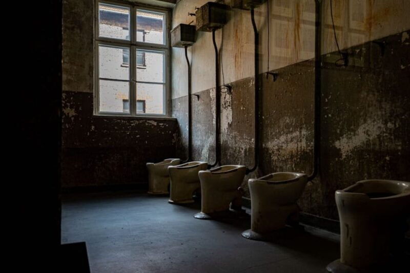 auschwitz-birkenau-skip-the-line-ticket-and-guided-tour-2
