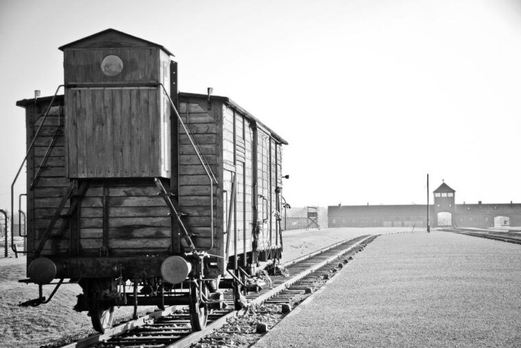 auschwitz-birkenau-tour-from-katowice-with-private-transfers