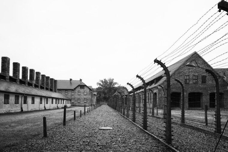 auschwitz-birkenau-tour-from-katowice-with-private-transfers