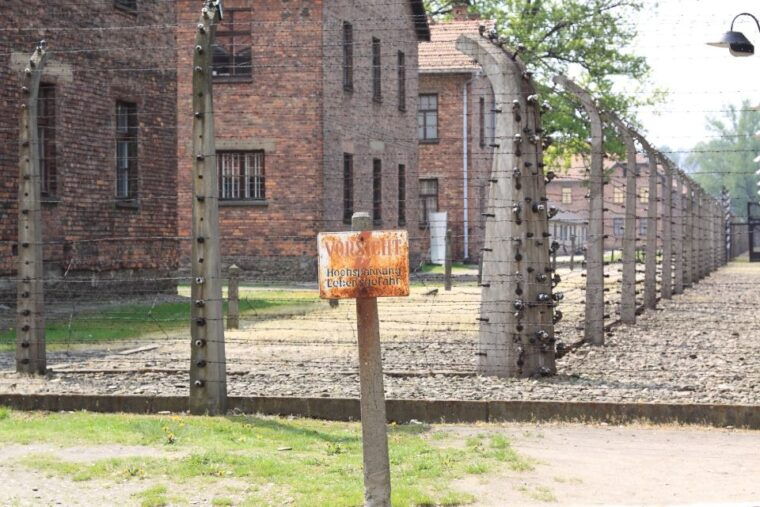 auschwitz-birkenau-tour-from-katowice-with-private-transfers