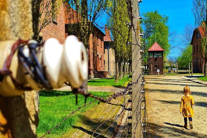auschwitz-birkenau-tour-with-private-transport