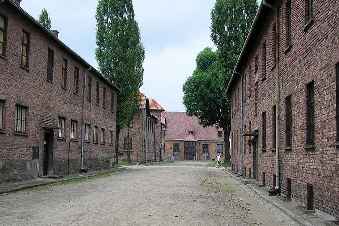 auschwitz-guided-tour