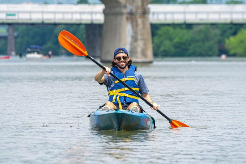 austin-downtown-skyline-kayaking-tour