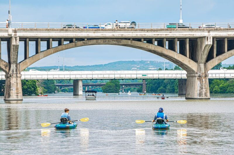 austin-downtown-skyline-kayaking-tour