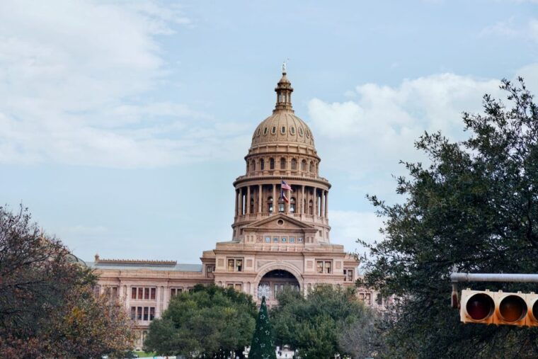 austin-sightseeing-tour-by-minivan-with-commentary