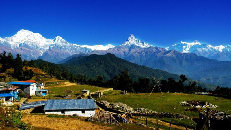 australian-base-camp-hike-for-sunrise-over-the-himalayas
