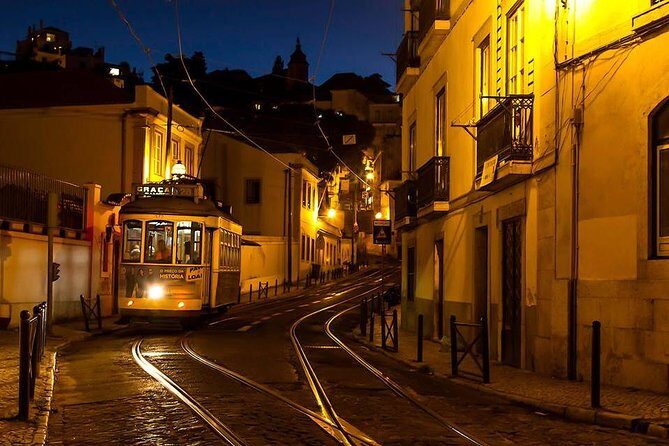 Authentic Alfama Experience: Fado Music and Cultural Walking Tour - Exploring the Itinerary in Detail