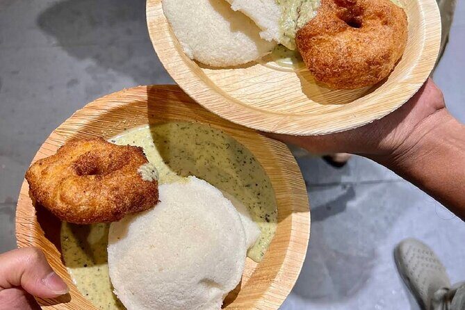 Authentic Bangalore: Lake, Temple, Market w/ Snacks - Exploring Malleshwaram: A Neighborhood Full of Character