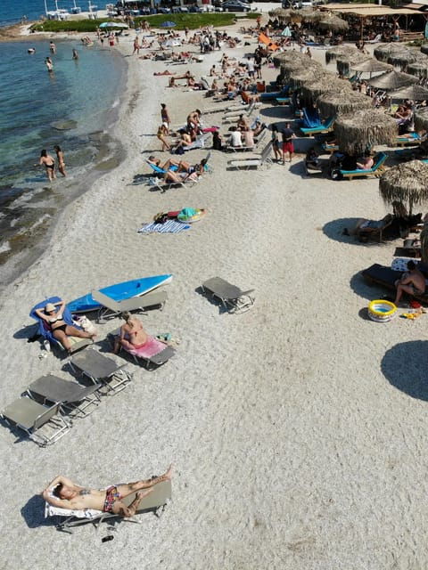 authentic-beach-experience-local-food-wine