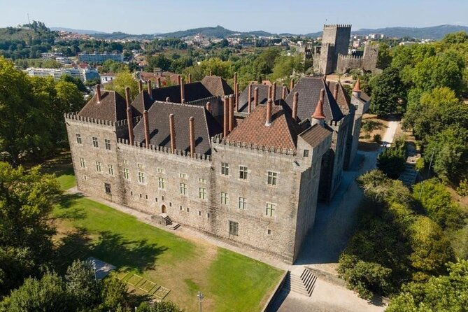 authentic-braga-guimaraes-small-group-lunch-and-vinho-verde