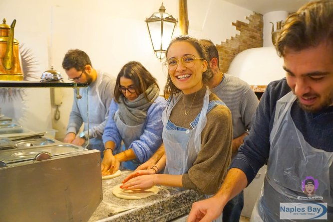 authentic-pizza-making-class-in-naples-with-appetizers-and-drink